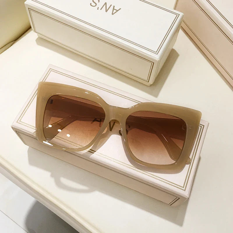 Óculos de Sol Feminino Quadrado Itália